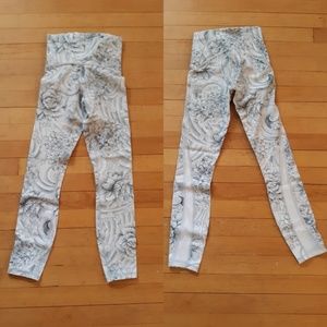 Lululemon Train Times Tight